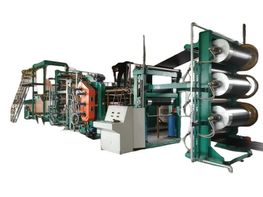 Πολυστρωτή γραμμή καλεντερίσματος καουτσούκ παράγει φύλλα καουτσούκ και καουτσούκ μεταγωγικές ζώνες