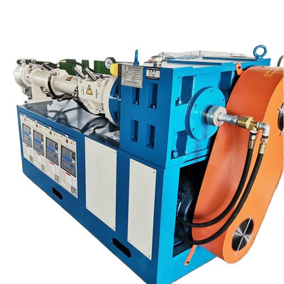 Καλή τιμή Μηχανή εκχύλισης καουτσούκ DC132 0-60r/min Ταχύτητα βίδας 300 mm Διαμέτρος εμπρόσθιας βίδας σε απευθείας σύνδεση