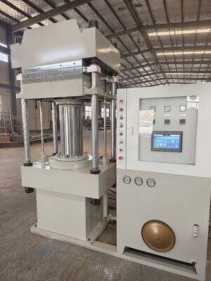 Καλή τιμή 600×600mm θερμή πλάκα 100 τόνων δύναμη σύσφιξης ελαστικό ελαστικό πρέσο με σύστημα ελέγχου PLC για την κατασκευή μπλοκ ελαστικού σε απευθείας σύνδεση